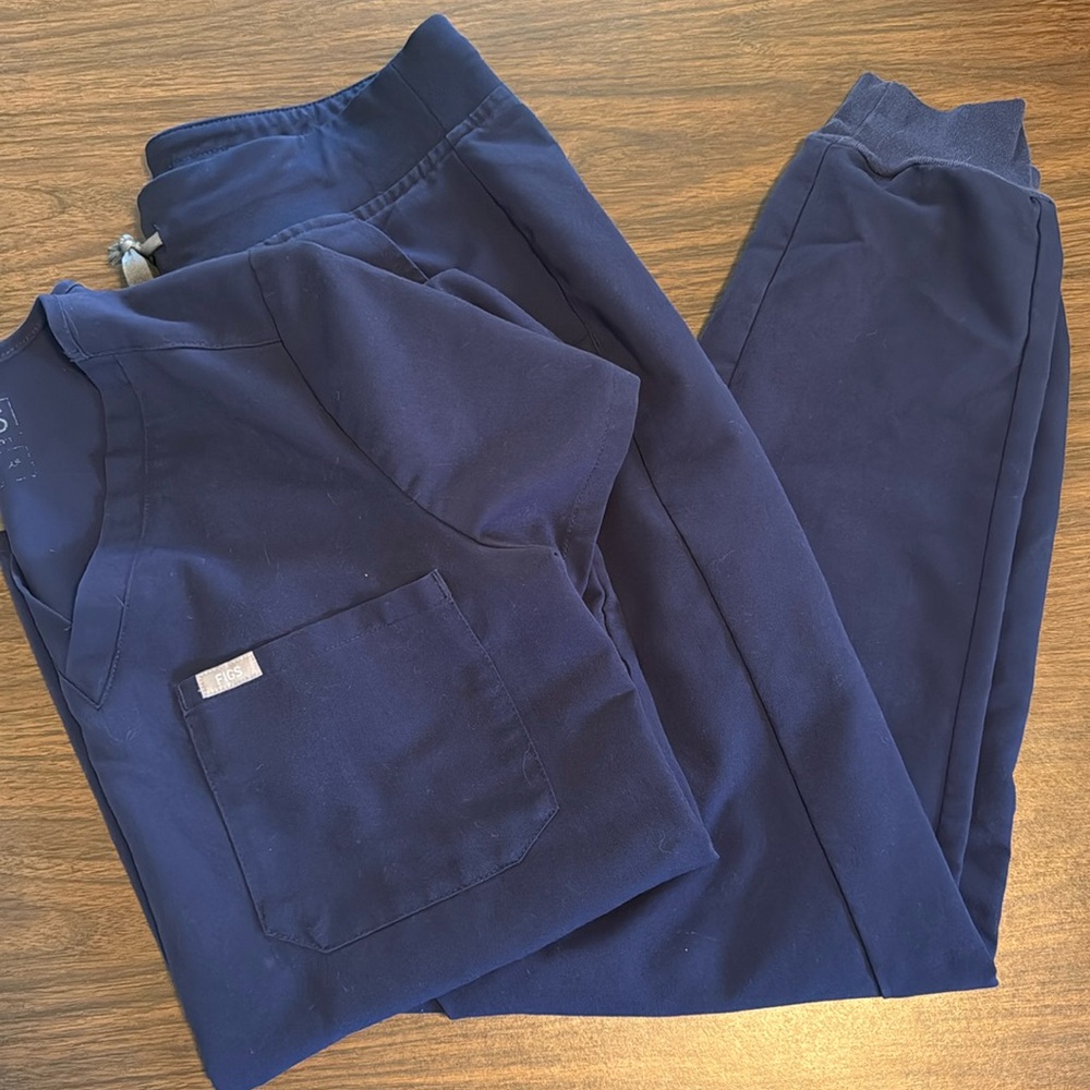 Figs scrub set